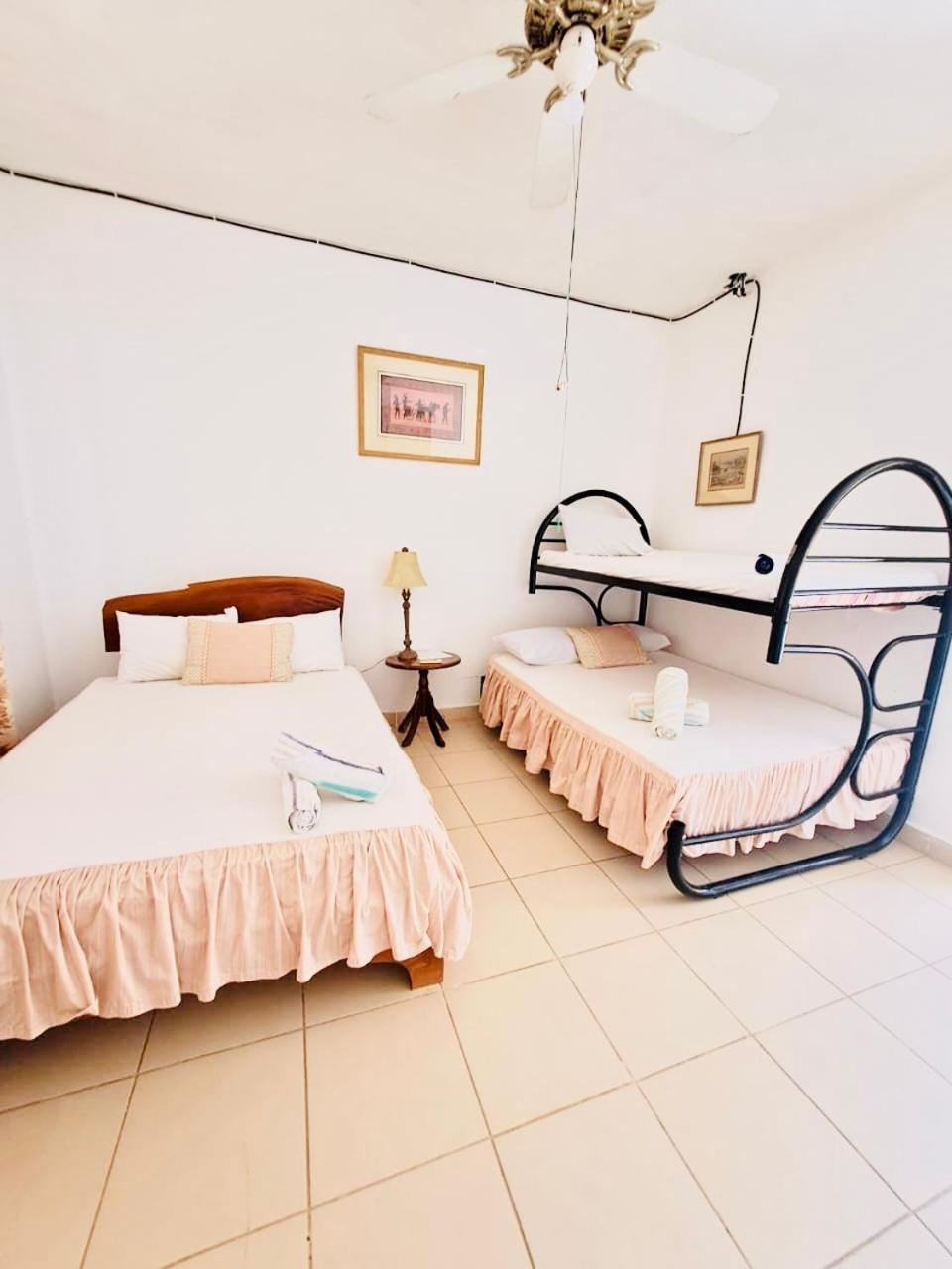 Hotel Georgi Cr Veintisiete de Abril Extérieur photo