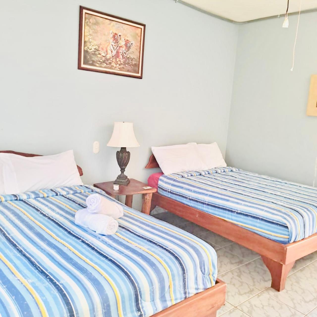 Hotel Georgi Cr Veintisiete de Abril Extérieur photo