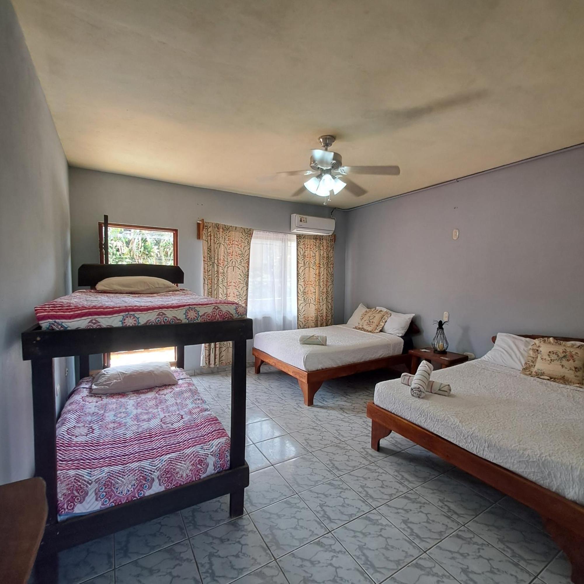 Hotel Georgi Cr Veintisiete de Abril Extérieur photo